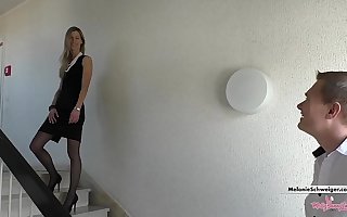 Melanie Schweiger wird nach Firmenschulung im Hotelzimmer gefickt und Creampie