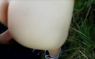 Public sex with free and easy cute babe